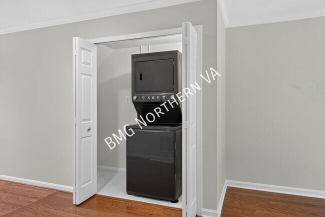 Building Photo - 6001 Keble Dr