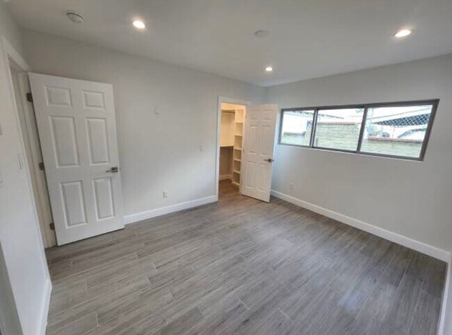 Building Photo - 10845 White St