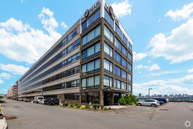 Building Photo - 9 Somerset Ln