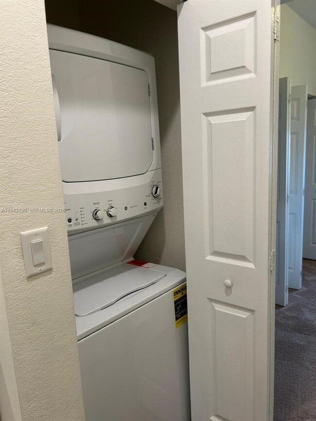 Building Photo - 9332 W 33rd Ln