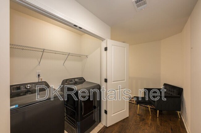 Building Photo - 2662 Stonekey Bend