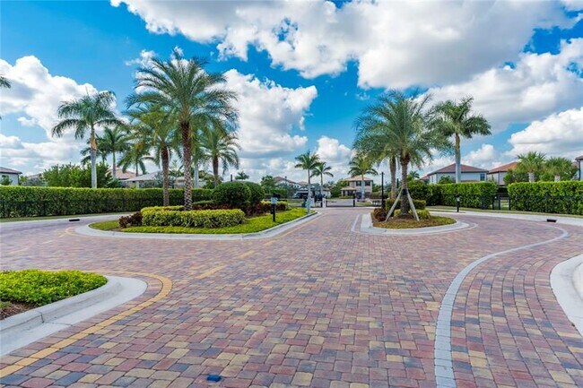 Building Photo - 4828 Chantilly Rd