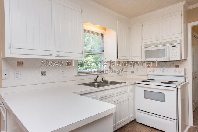 Building Photo - 408 Hunters Ridge Dr