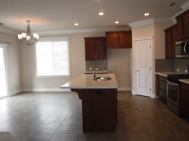 Building Photo - Beautiful Home In Highland Park