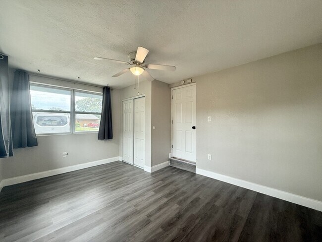 Building Photo - 1375 Tuscola St