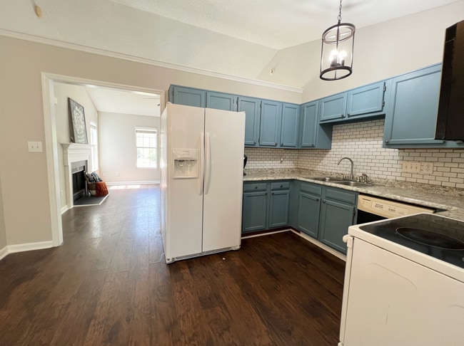 Building Photo - Lovely 3bd 2ba  In the heart of Wake Fores...