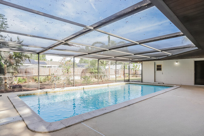 Building Photo - Spacious 3 Bedroom Home with Enclosed Pool