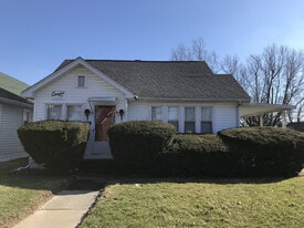 Building Photo - 927 W Bethel Ave