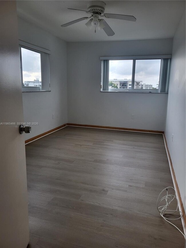 Building Photo - 1020 94th St