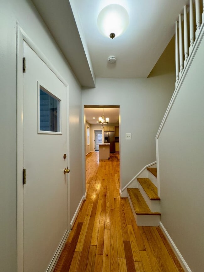 Building Photo - Charming 2 Bedroom/2.5 Bathroom Townhome in Upper Fells Point, MD!