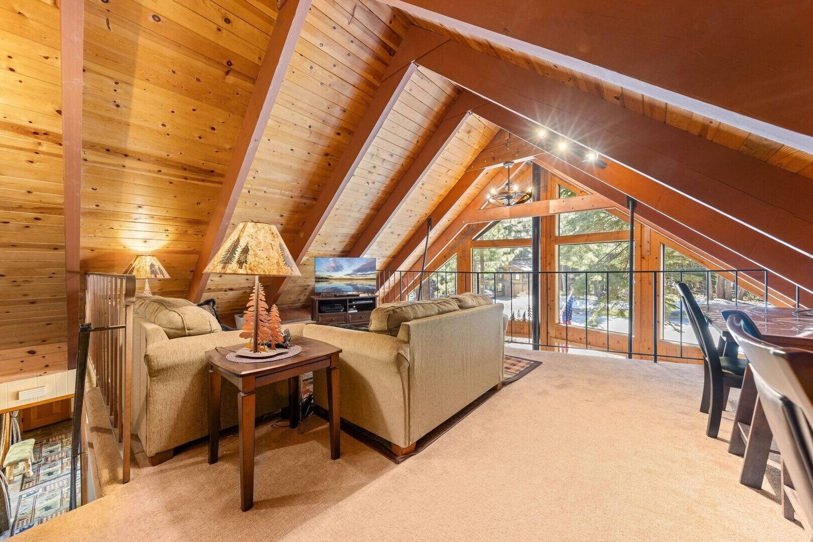 Upper Loft - 15948 Northwoods Blvd