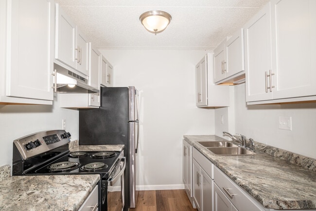 Building Photo - Riverview Tower Apartments