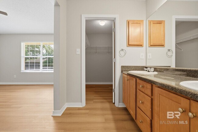 Building Photo - 11730 Madrone Ln