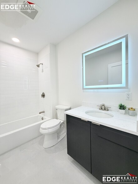 Building Photo - 38 Hichborn St