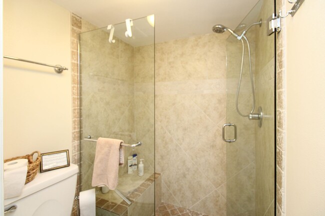 Building Photo - ** 2/2 ON THE BEACH CONDO WITH SPECTACULAR...