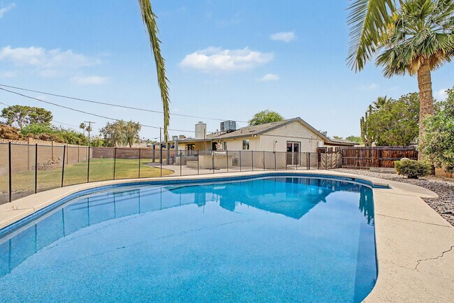Building Photo - 3346 E Cochise Rd
