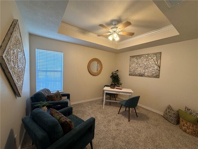 Building Photo - 903 Crepe Myrtle St