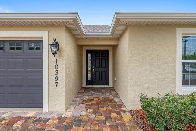 Building Photo - 10397 Silver Maple Ave