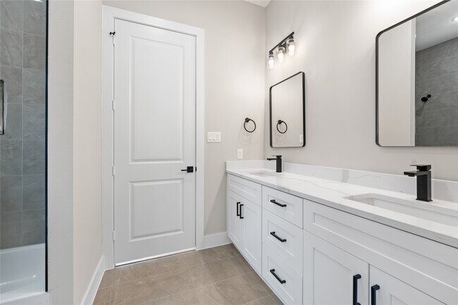 Building Photo - 2618 Liguria Ln