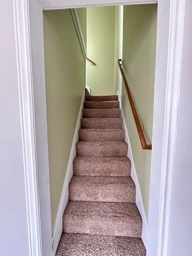 Building Photo - Spacious Two-Bedroom Home