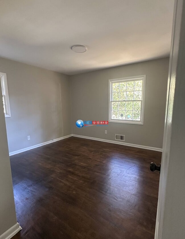 Building Photo - Renovated 4-sided brick ranch in Tucker