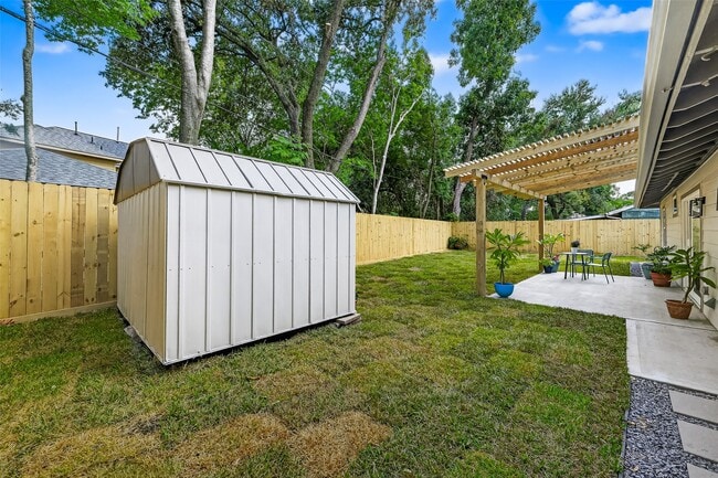 Building Photo - 4030 Woodshire St