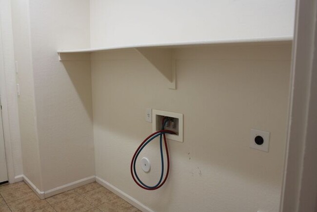 Building Photo - Great Gilbert Location!