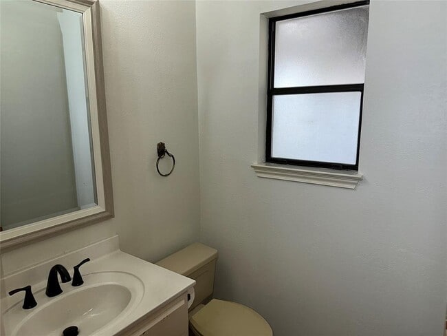 Building Photo - 1100 Crystal Creek Dr
