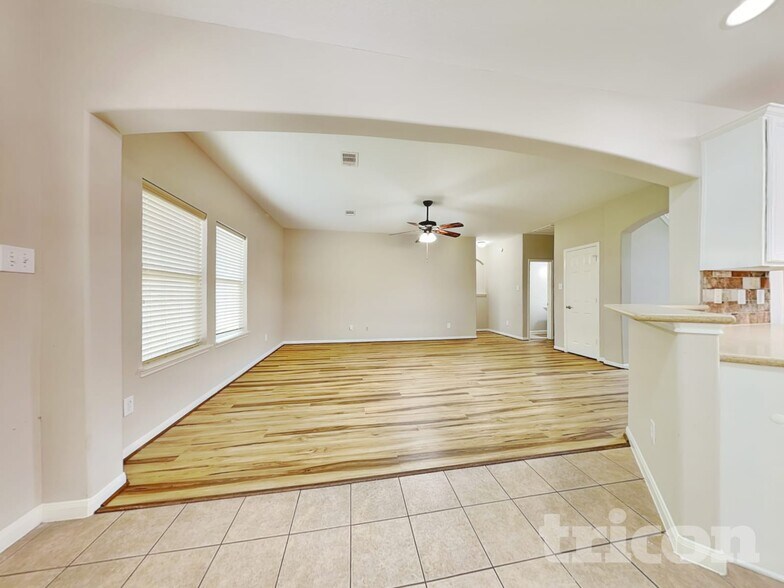Building Photo - 8523 W Highlands Crossing