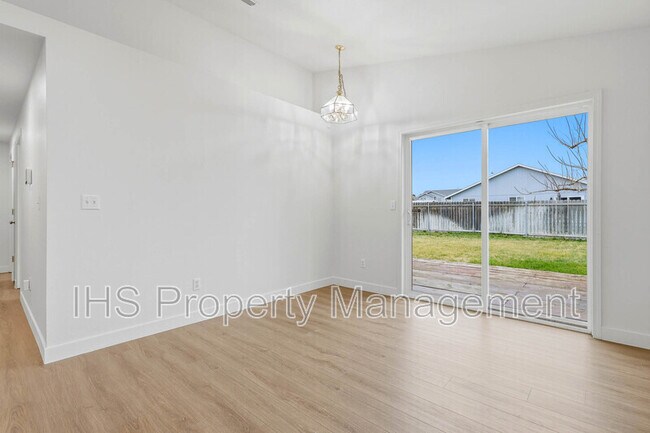 Building Photo - 8503 Desoto Dr