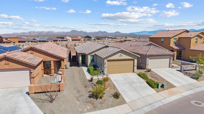 Building Photo - 12366 N Cervelli Ave