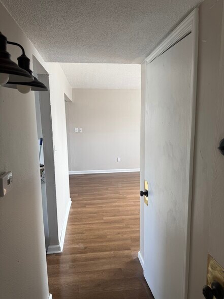 Building Photo - 10749 S Dixie Hwy