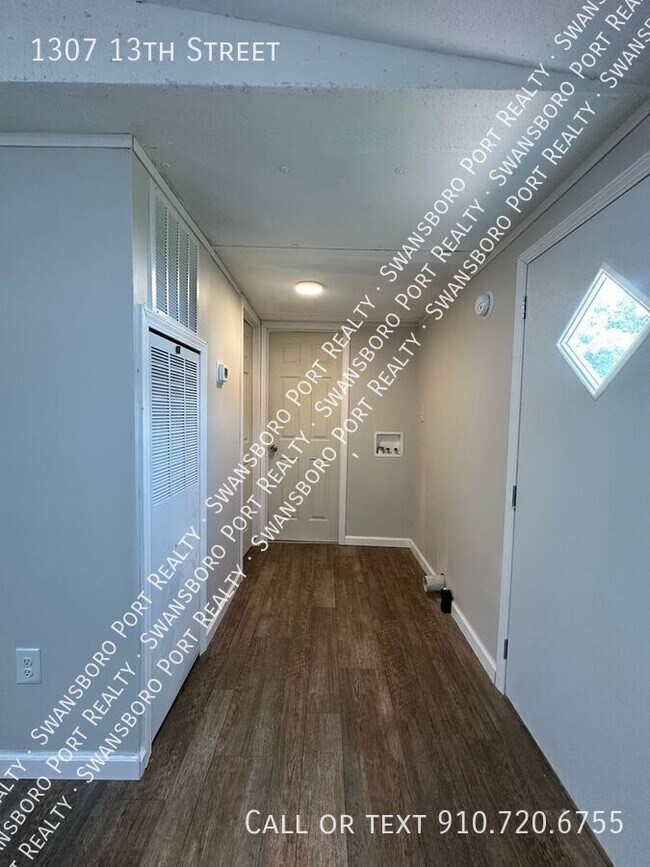 Building Photo - 1307 13th St