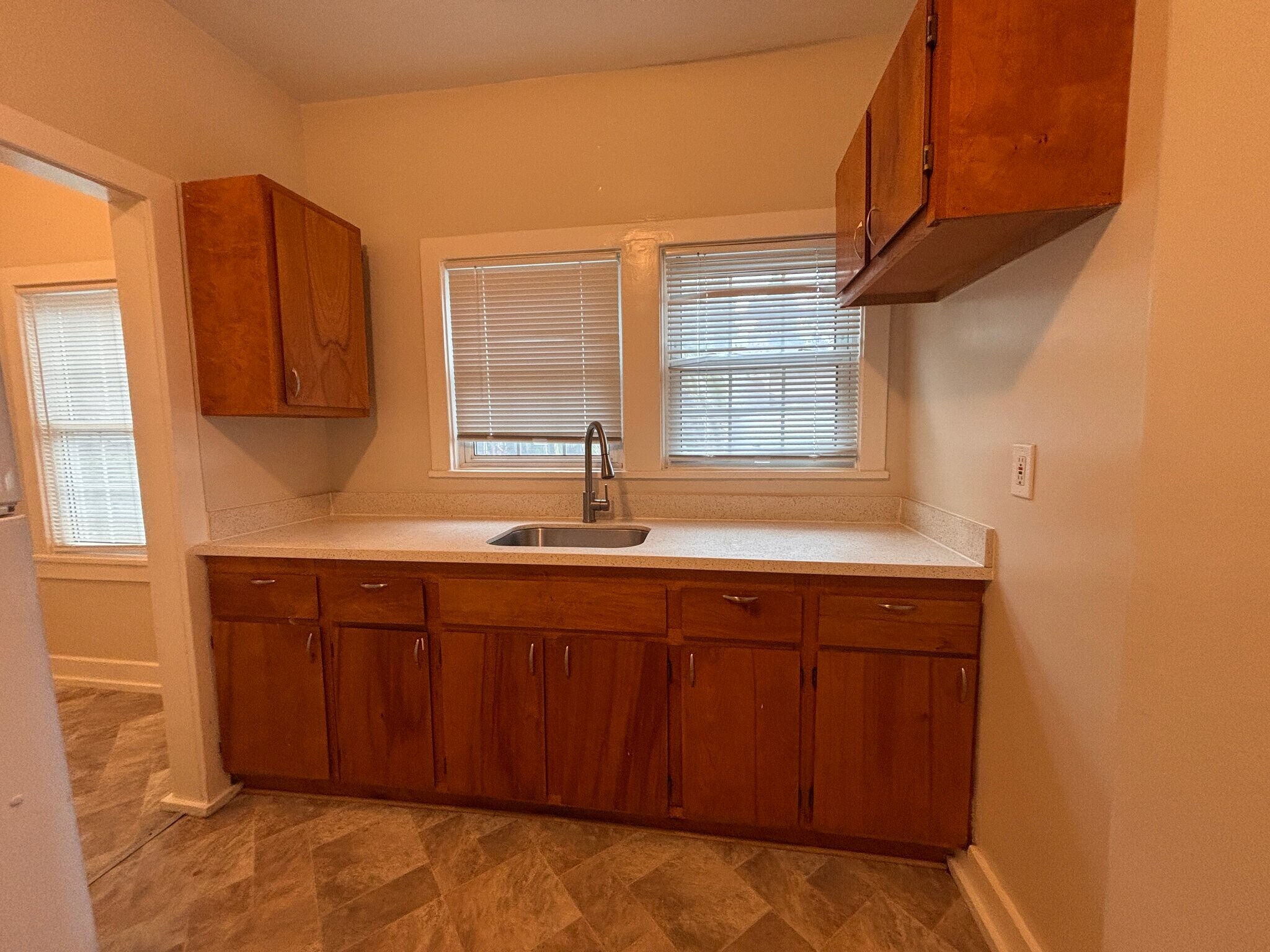 Building Photo - 1118 12th St