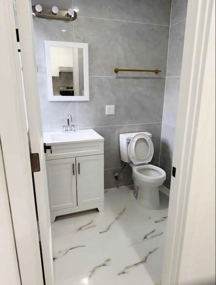 Building Photo - 8500 Britton Ave