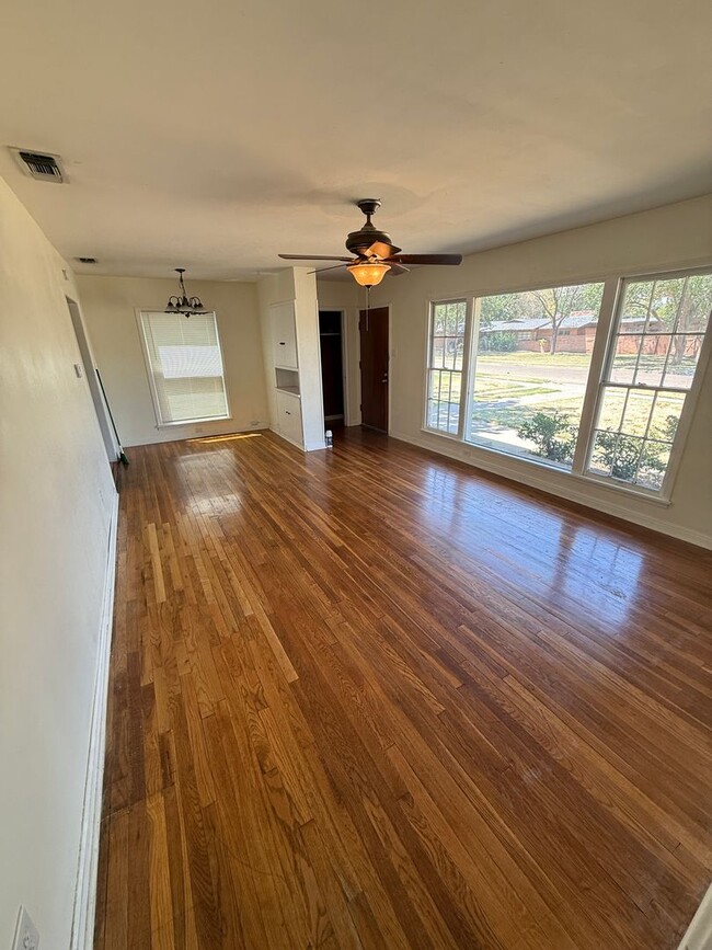 Building Photo - Pre Leasing for Fall 2026! 3/2 in Tech Terrace