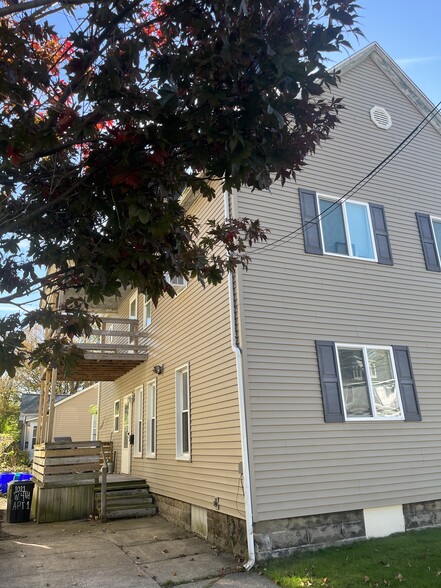 Primary Photo - 1021 W 4th St