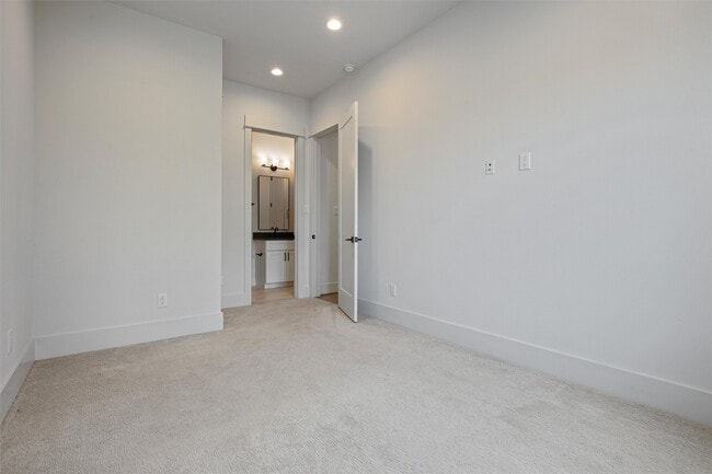 Building Photo - 1136 Adele St