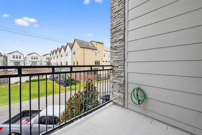 Building Photo - 1508 Beall St