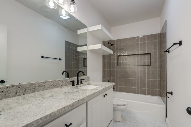 Building Photo - Custom built home in West Lubbock