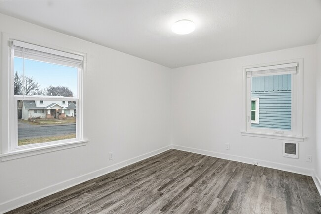 Building Photo - 2118 E Central Ave