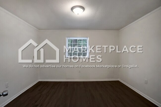 Building Photo - 4372 Greenleaf Cir SW