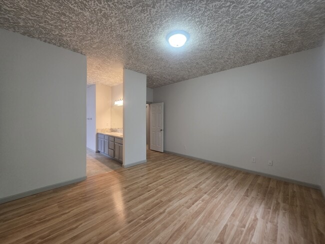 Building Photo - 4373 Hearth St NE