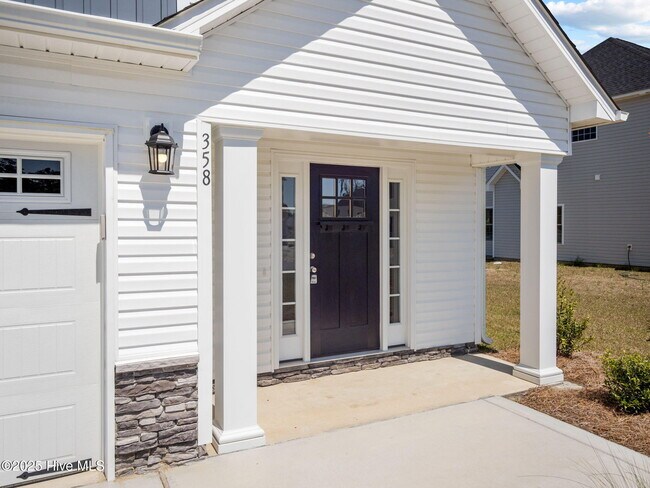 Building Photo - 358 N Ardsley Ln