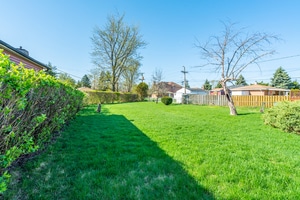 Building Photo - 8209 W Wilson Ave