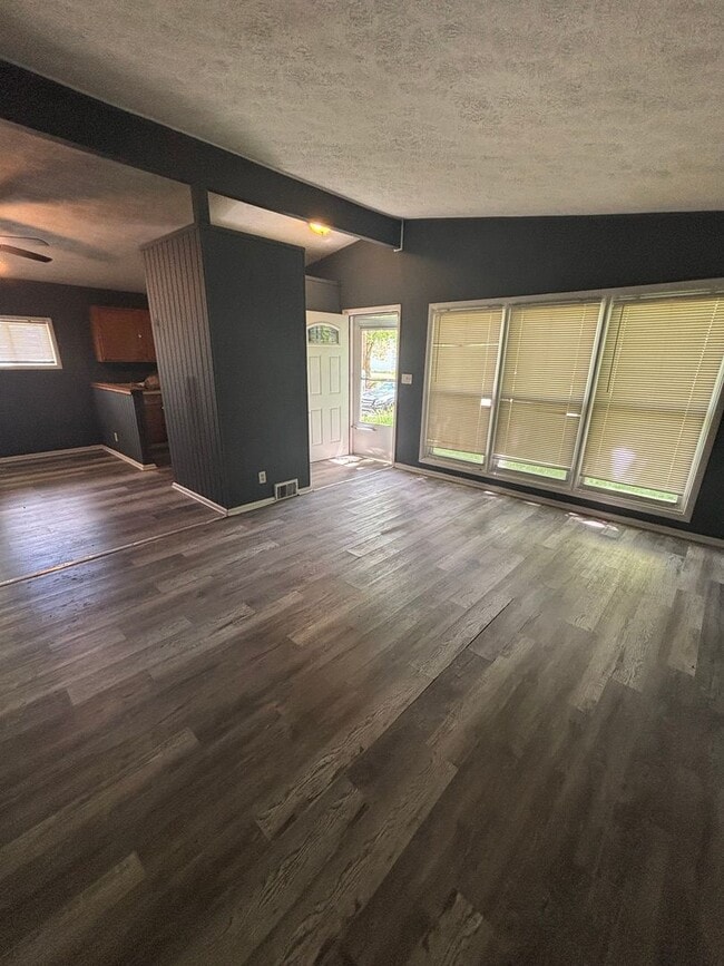 Building Photo - Section 8 Welcomed! Beautifully Renovated ...