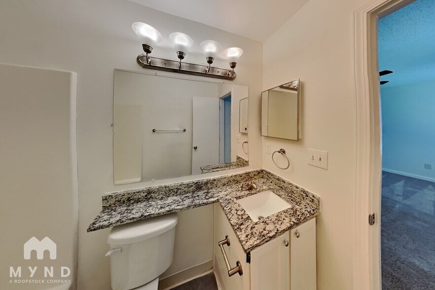 Building Photo - 5561 Northcut Dr