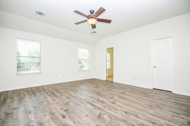 Building Photo - 21610 Woodoak Ct