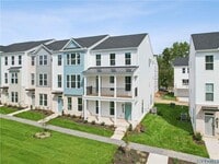 Building Photo - 15369 Sunray Aly