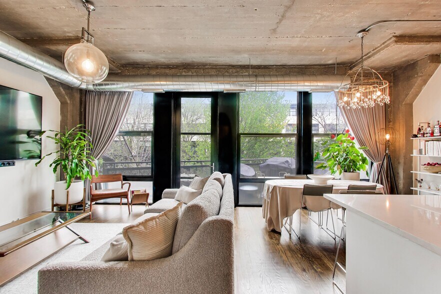 Building Photo - 1111 W 15th St